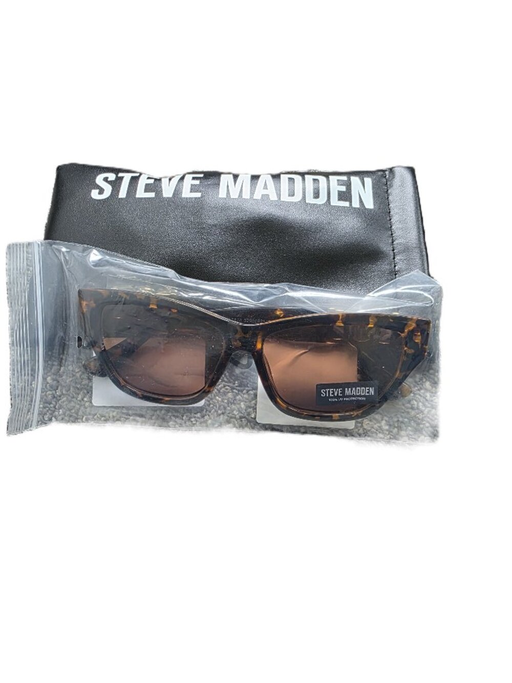 NWT STEVE MADDEN Brown Tortoise Shell Design Sunglasses Case Included One Size
